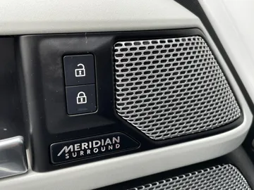2023 Land Rover Defender - image 26