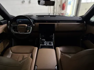 2023 Land Rover Range Rover - image 4