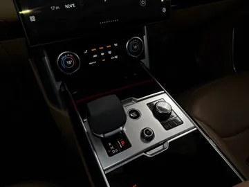 2023 Land Rover Range Rover - image 31