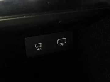 2023 Land Rover Range Rover - image 30