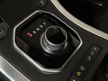 2016 Land Rover Range Rover Evoque - image 31