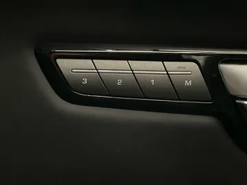 2016 Land Rover Range Rover Evoque - image 16