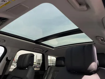 2022 Land Rover Range Rover Sport - image 6
