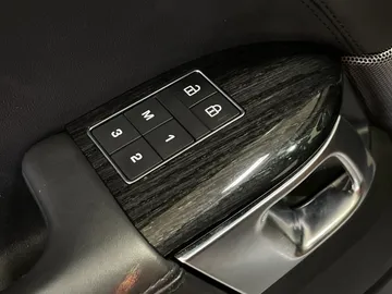 2021 Land Rover Range Rover Sport - image 21