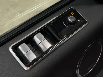 2021 Land Rover Range Rover Sport - image 26