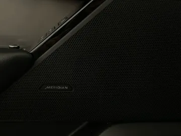 2020 Land Rover Range Rover Velar - image 27