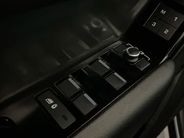 2020 Land Rover Range Rover Velar - image 28