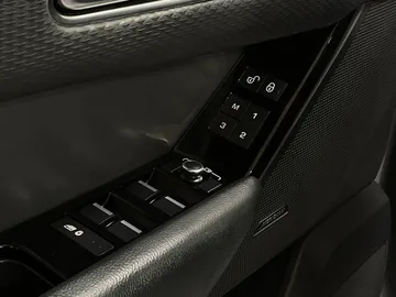 2019 Land Rover Range Rover Velar - image 25