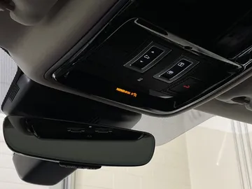 2019 Land Rover Range Rover Velar - image 17