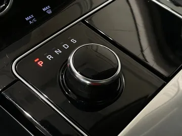 2019 Land Rover Range Rover Velar - image 30