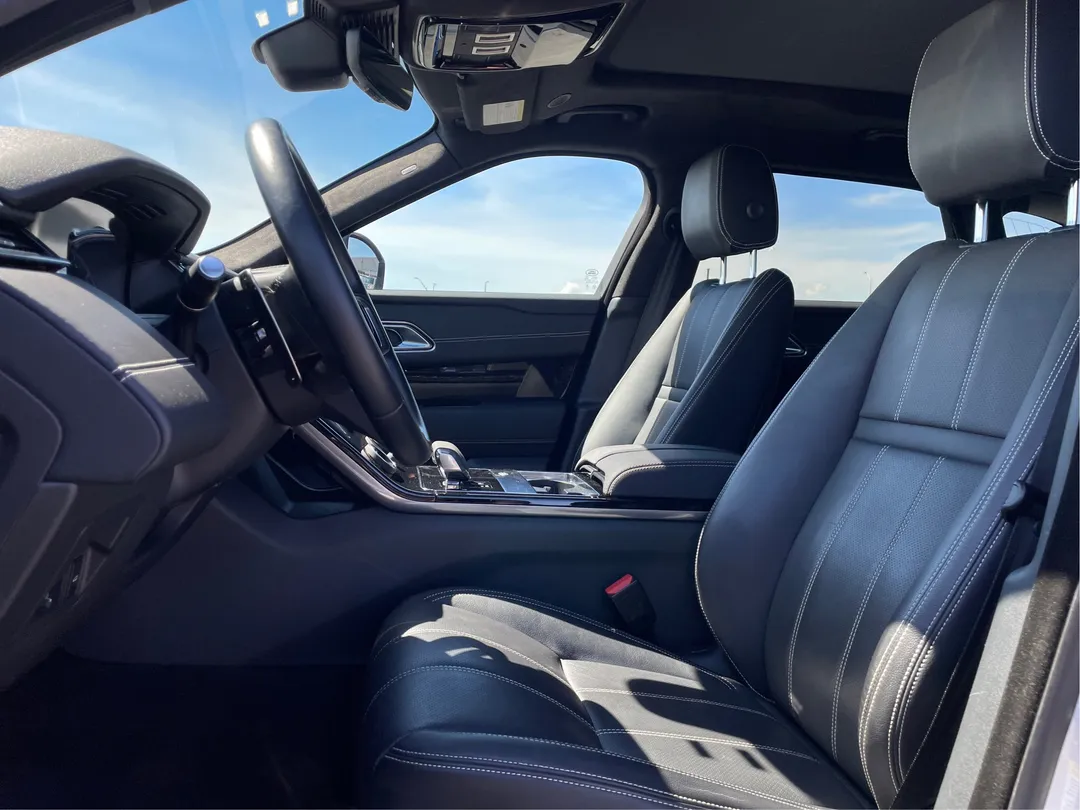 2023 Land Rover Range Rover Velar — photo 3