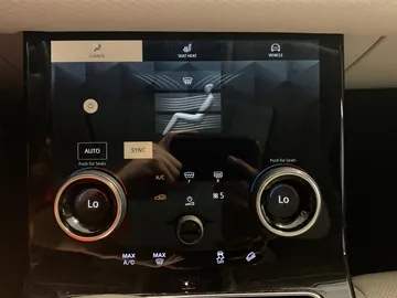 2022 Land Rover Range Rover Velar - image 25