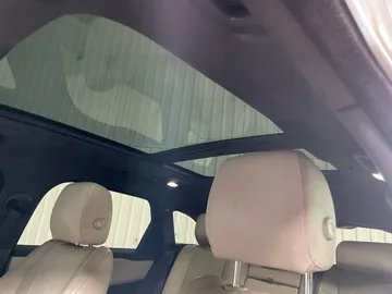 2023 Land Rover Range Rover Velar - image 6
