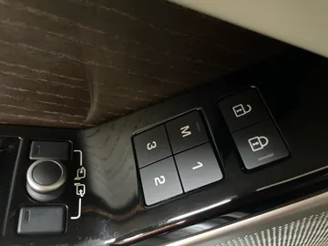 2023 Land Rover Range Rover Velar - image 22