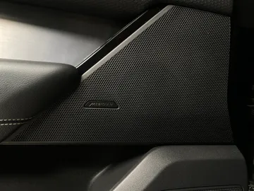 2020 Land Rover Range Rover Velar - image 25