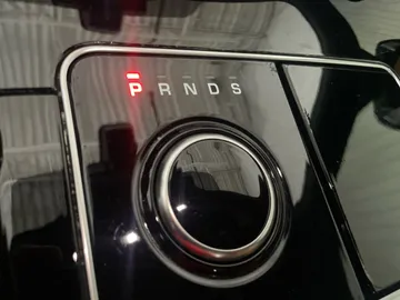 2020 Land Rover Range Rover Velar - image 35