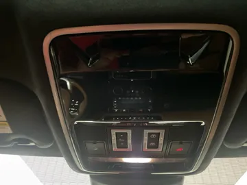 2020 Land Rover Range Rover Velar - image 17