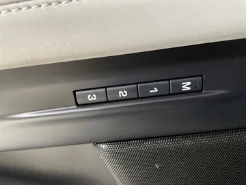 2023 Land Rover Range Rover Evoque - image 20