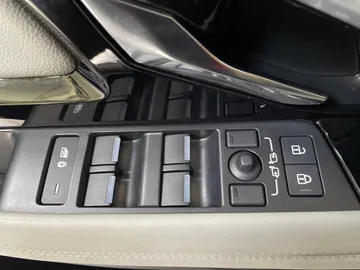 2023 Land Rover Range Rover Evoque - image 29