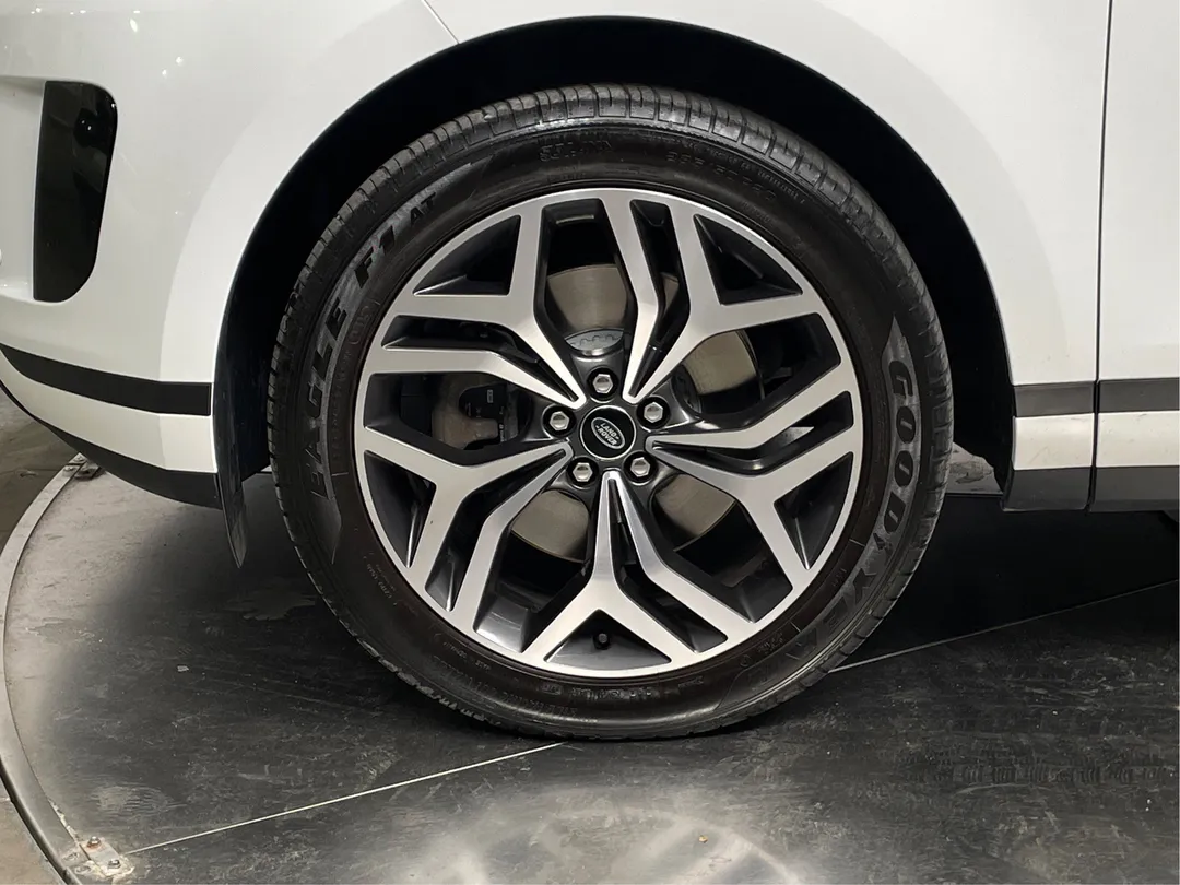 2023 Land Rover Range Rover Evoque — photo 6