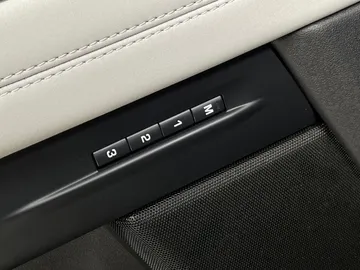 2023 Land Rover Range Rover Evoque - image 17