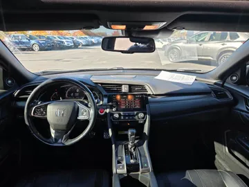 2019 Honda Civic - image 10