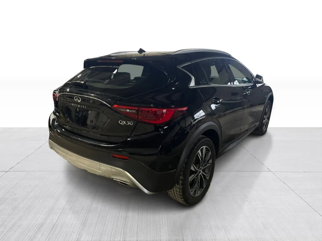 2018 INFINITI QX30 — photo 7