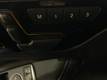 2018 INFINITI QX30 - image 17