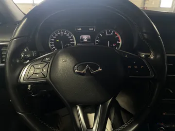 2018 INFINITI QX30 - image 16