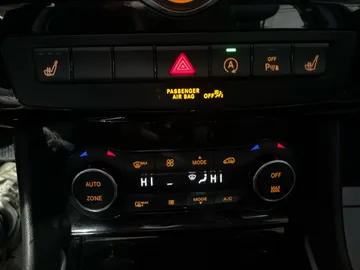 2018 INFINITI QX30 - image 22