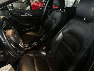 2018 INFINITI QX30 - image 10