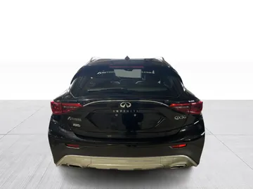 2018 INFINITI QX30 - image 7