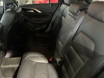 2018 INFINITI QX30 - image 11