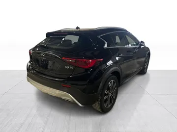 2018 INFINITI QX30 - image 8