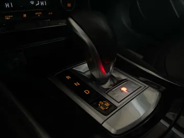 2018 INFINITI QX30 - image 25