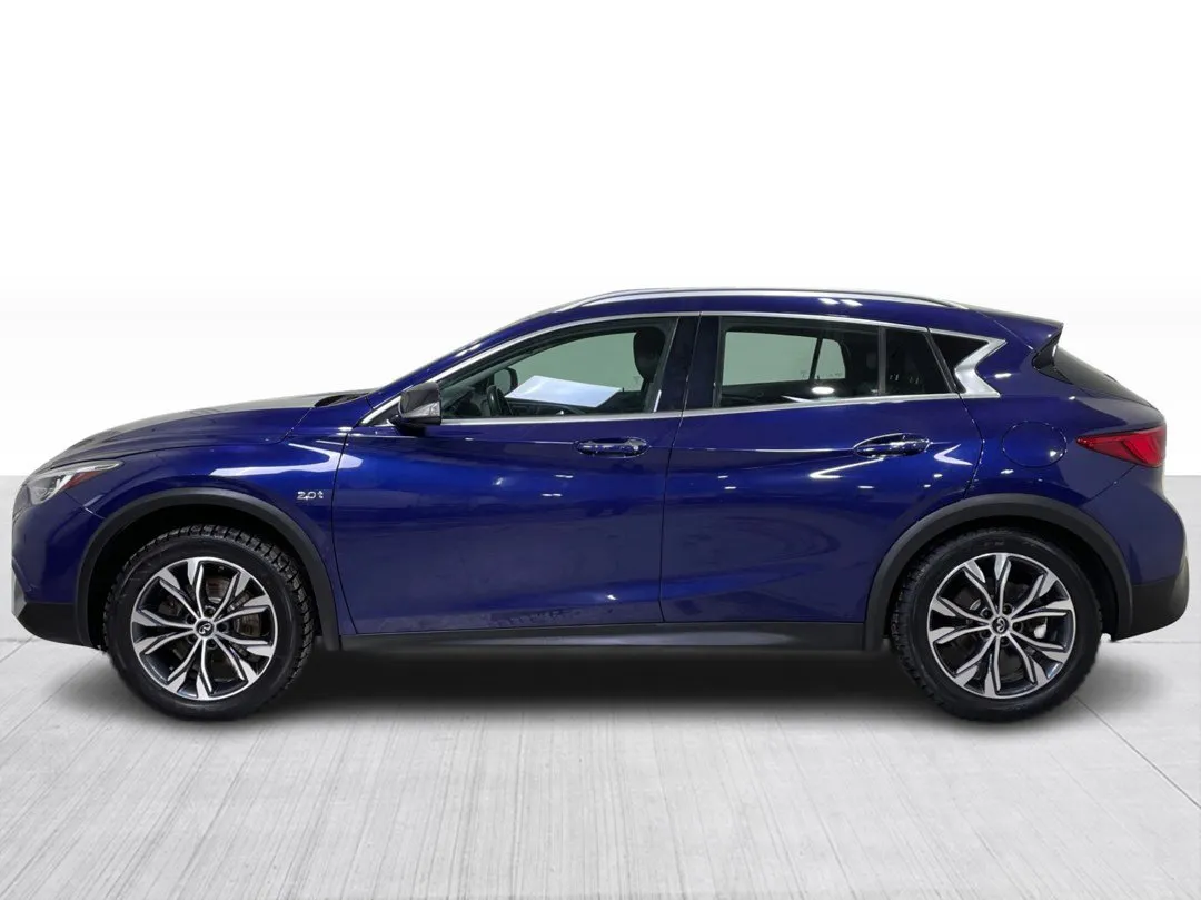 2018 INFINITI QX30 — photo 8