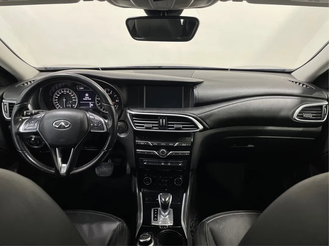 2018 INFINITI QX30 — photo 4