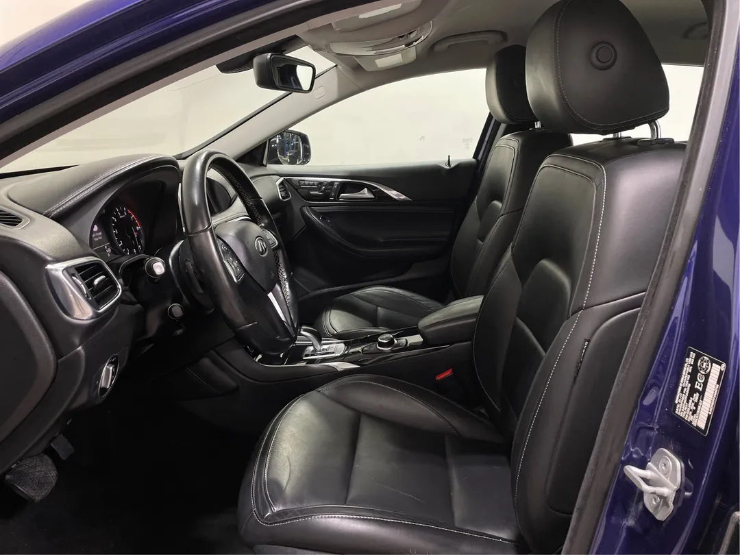 2018 INFINITI QX30 — photo 3