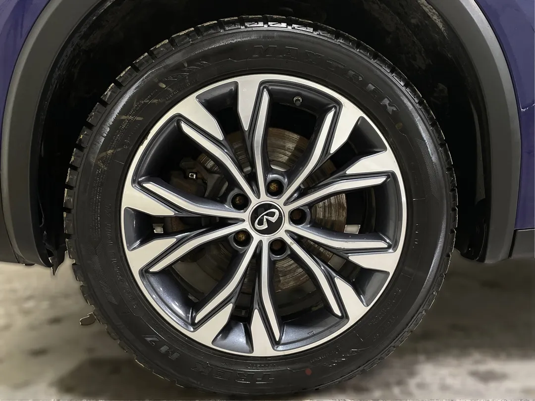 2018 INFINITI QX30 — photo 5