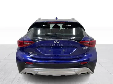 2018 INFINITI QX30 - image 11