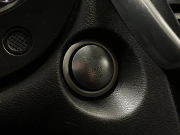 2018 INFINITI QX30 - image 21