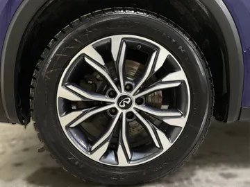 2018 INFINITI QX30 - image 6