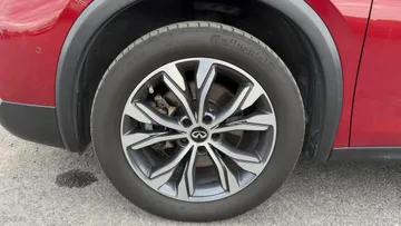 2018 INFINITI QX30 - image 7