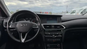 2018 INFINITI QX30 - image 9