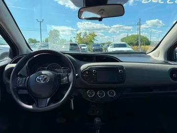 2018 Toyota Yaris Hatchback - image 9