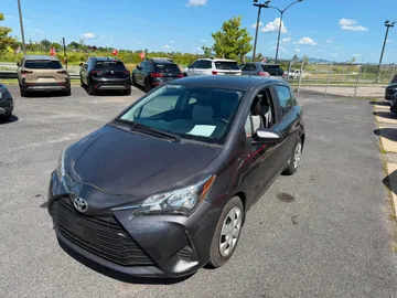 2018 Toyota Yaris Hatchback - image 3