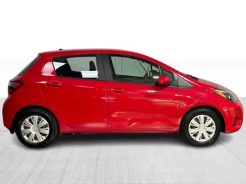 2018 Toyota Yaris - image 9