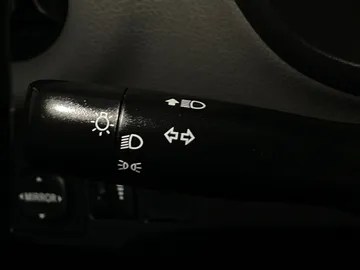 2018 Toyota Yaris - image 17