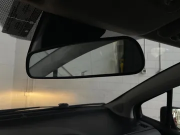 2018 Toyota Yaris - image 14
