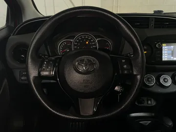 2018 Toyota Yaris - image 16